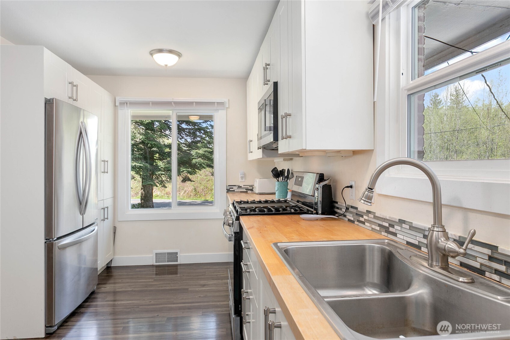 997 West Larson Road Bellingham, WA 98226 - Photo 14 of 38
