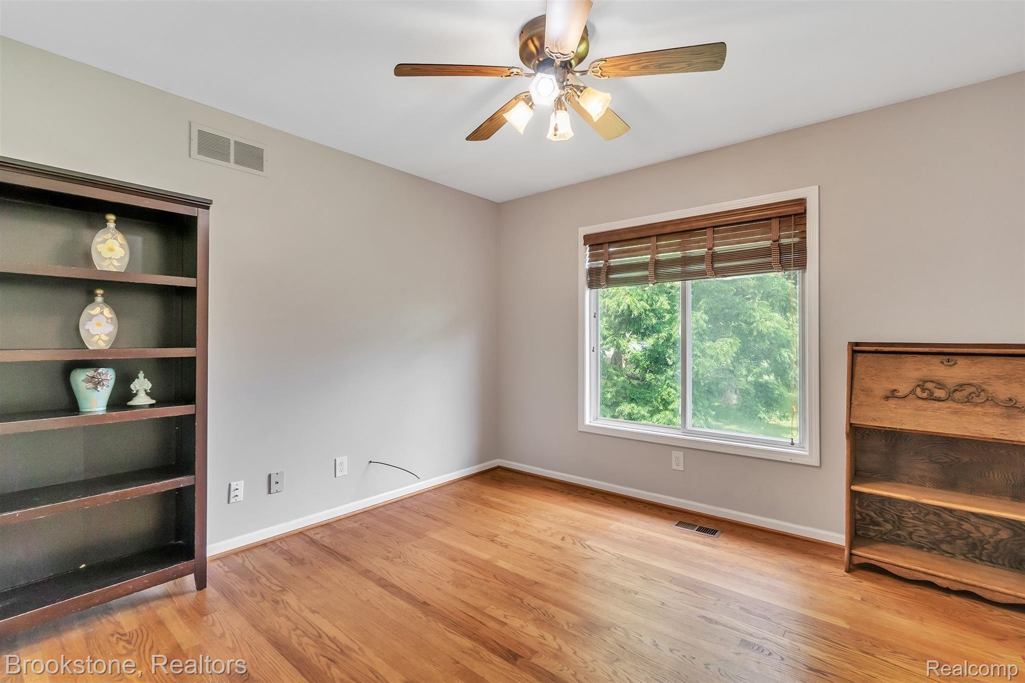 451 John R Road Rochester, MI 48307 - Photo 17 of 25 16-451 John R Rd-WindowStill-Real-E.jpg