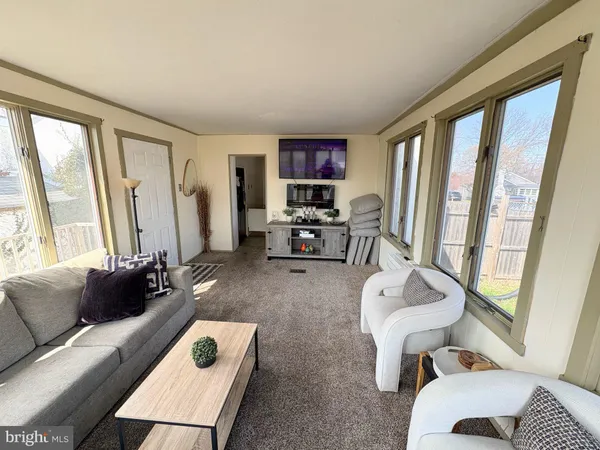 $299,999 | 325 Jefferson Avenue, New Castle, DE 19720