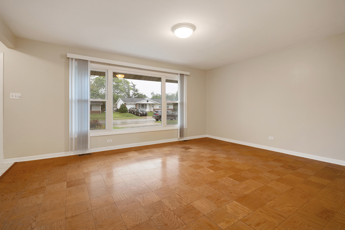 46 Avon Road Elk Grove Village, IL 60007 - Photo 2 of 24