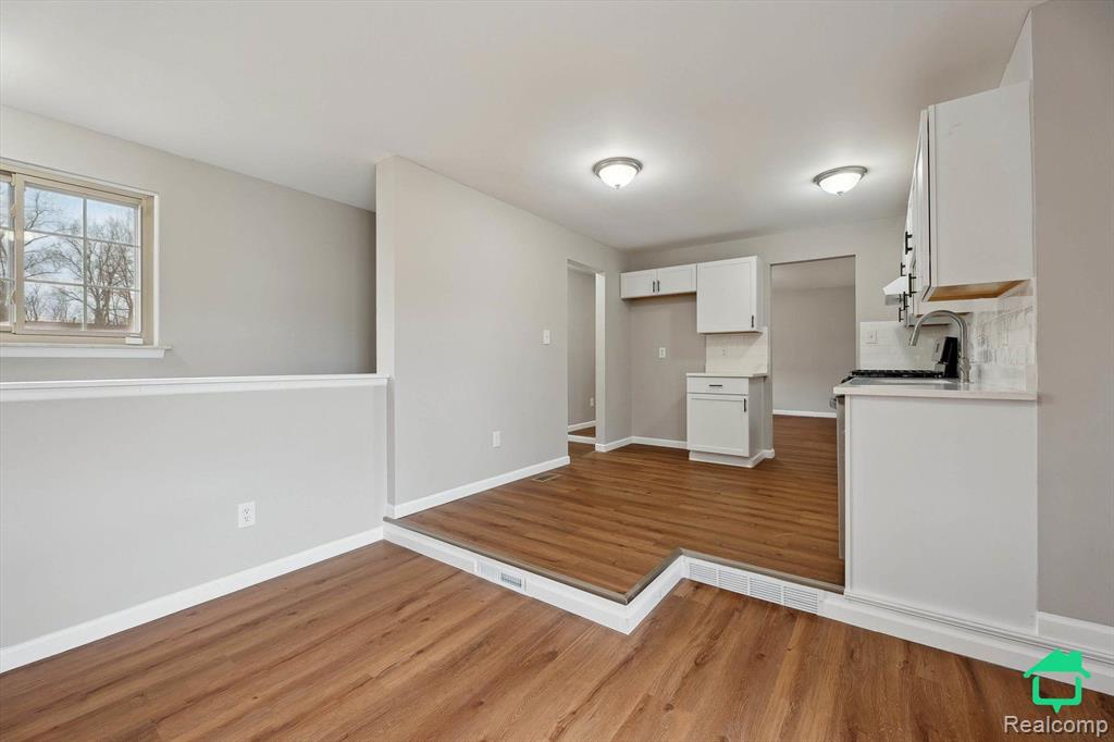 15817 Colbert Street Romulus, MI 48174 - Photo 17 of 47
