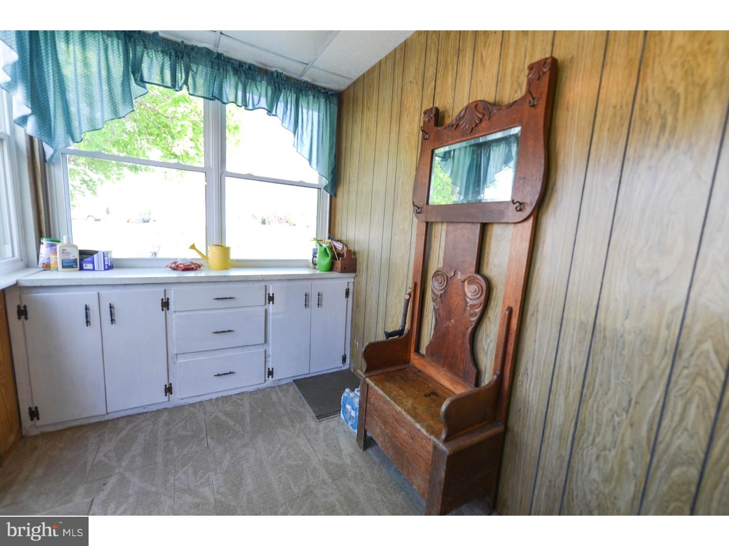 742 Salem Quinton Road Quinton, NJ 08079 - Photo 12 of 23 a view of room with window and bathroom