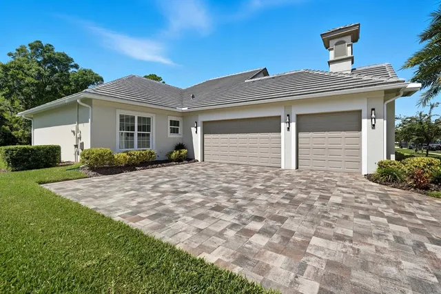 $899,000 | 17 New Leatherwood Drive, Palm Coast, FL 32137