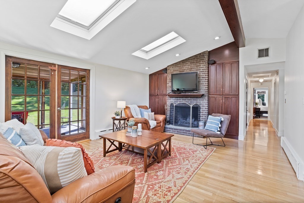 113 Sampson Road Bolton, MA 01740 - Photo 4 of 34