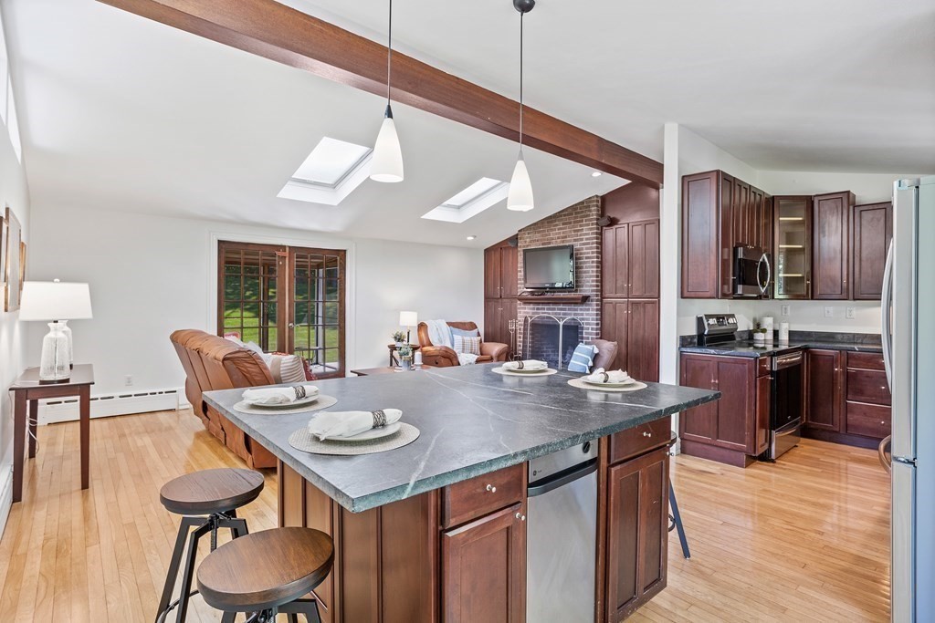 113 Sampson Road Bolton, MA 01740 - Photo 9 of 34