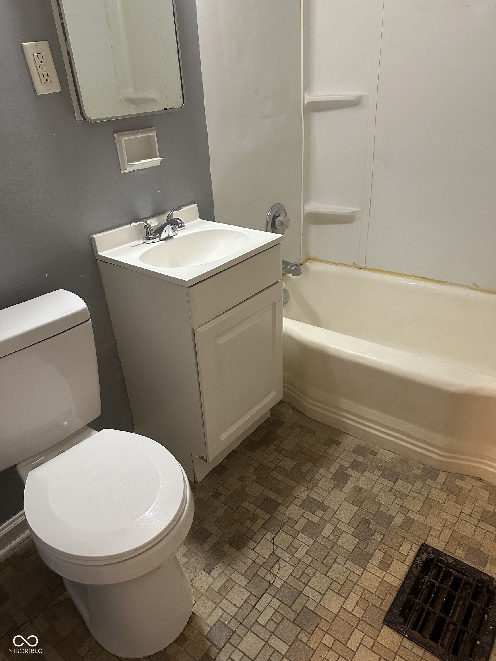 4017-4019 Clarendon Road Indianapolis, IN 46208 - Photo 13 of 26 Gallery Image 13