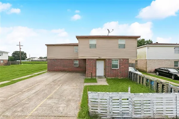 $400,000 | 953 East Monterey Court, Gretna, LA 70056