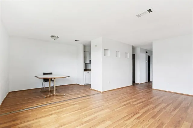 $400,000 | 953 East Monterey Court, Gretna, LA 70056