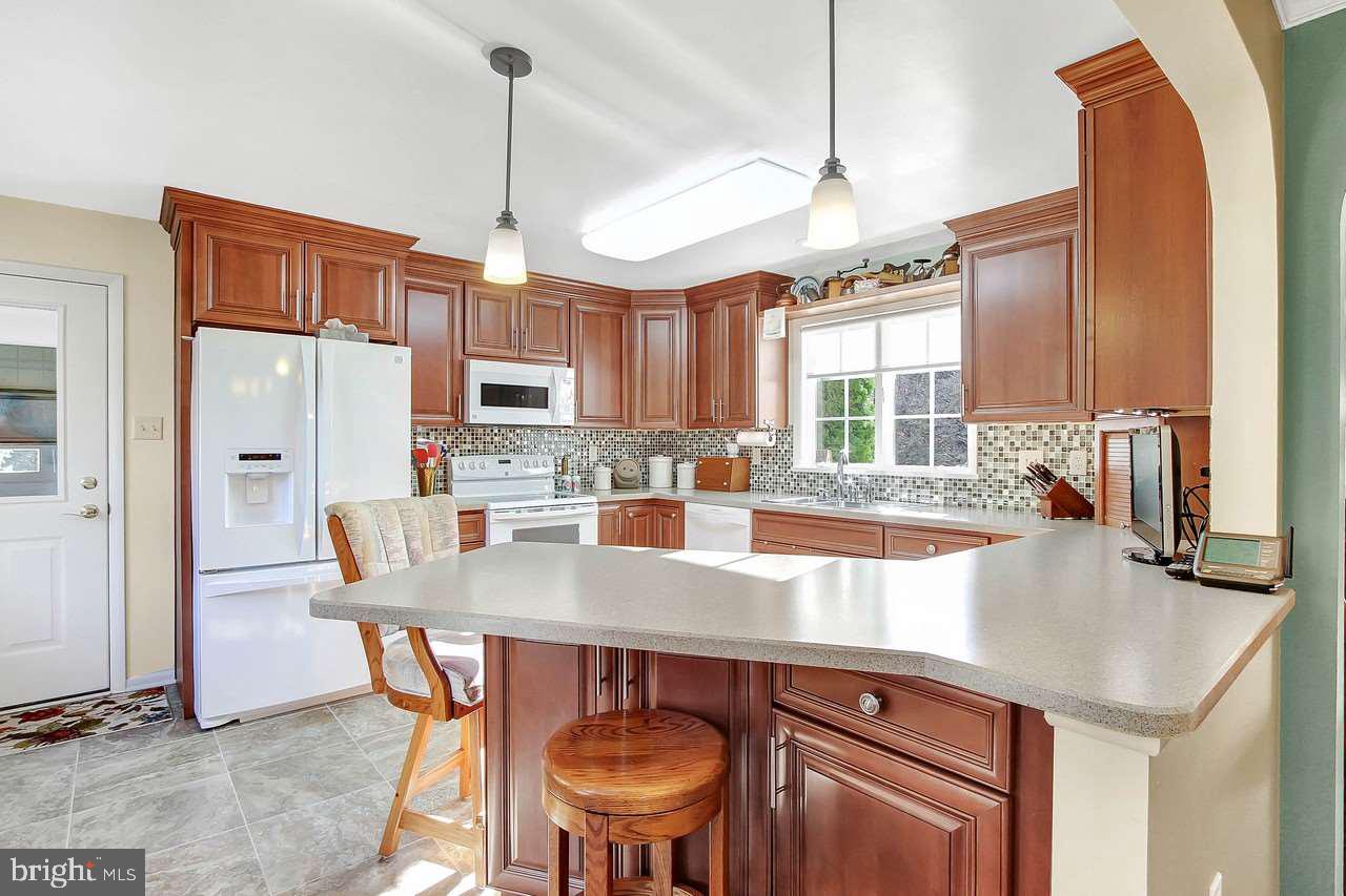 18169 Ridge Meadow Road Stewartstown, PA 17363 - Photo 5 of 34 Gallery Image 5