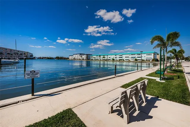 $280,000 | 3010 59th Street South, Unit 302, Gulfport, FL 33707