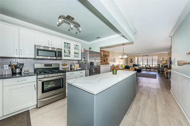 $280,000 | 3010 59th Street South, Unit 302, Gulfport, FL 33707