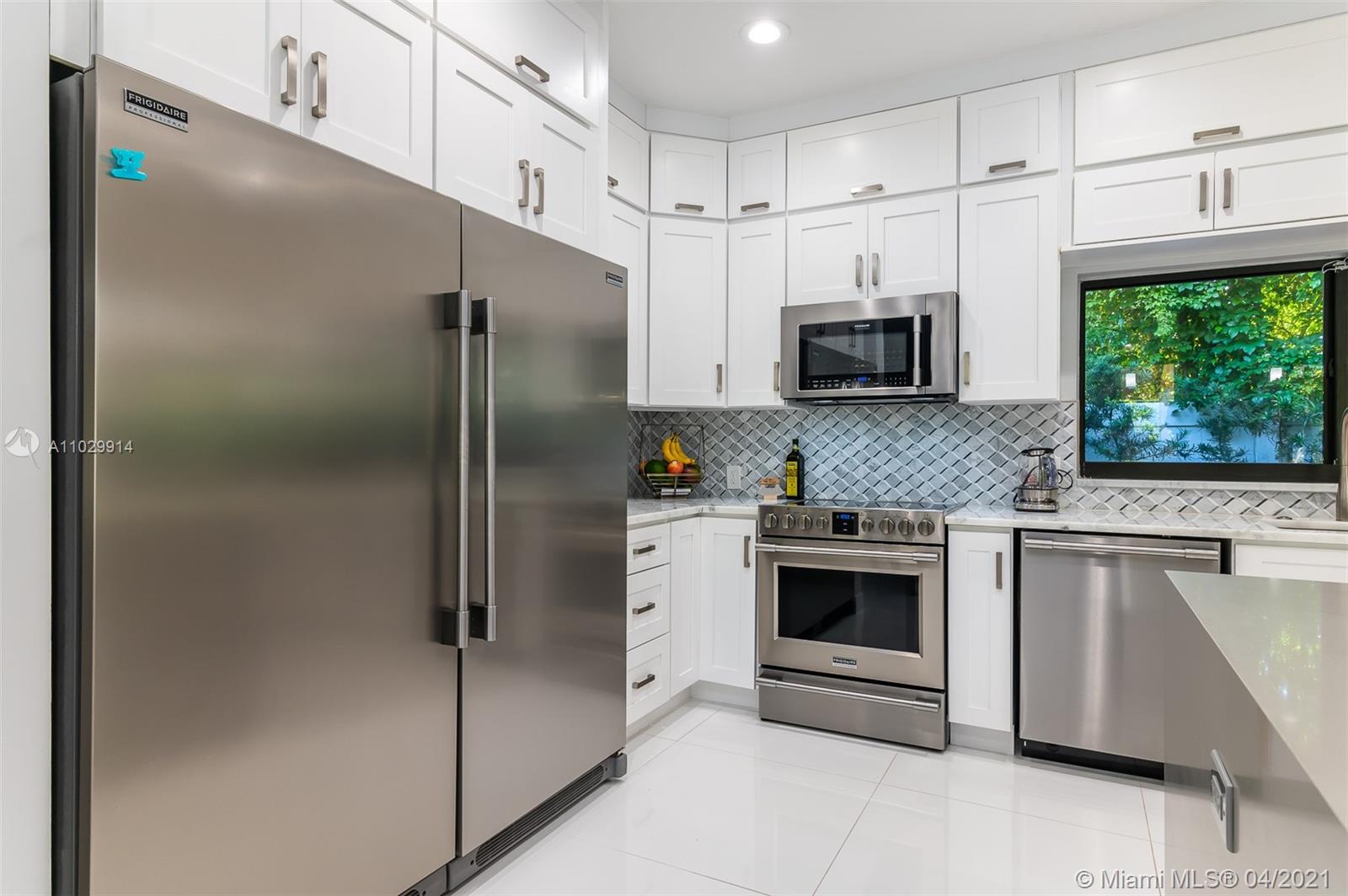 576 Sandpiper Way Boca Raton, FL 33431 - Photo 12 of 32