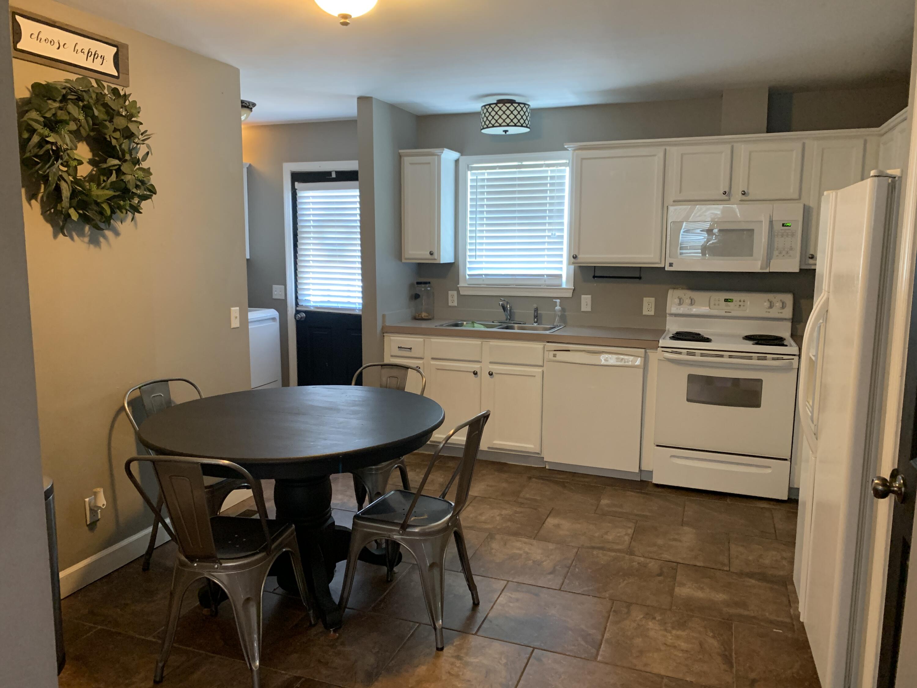 103 Taylor Tyree Road Rocky Mount, VA 24151 - Photo 4 of 35 4 Dining Area & Kitchen