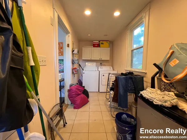 $6,750 | 9 Kenwood Street, Unit 1, Brookline, MA 02446