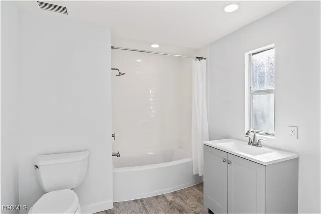 $1,500 | 11217 Stringfellow Road, Bokeelia, FL 33922