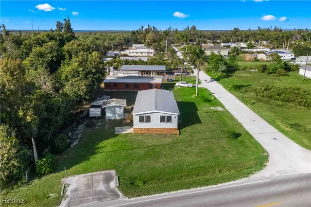 $1,500 | 11217 Stringfellow Road, Bokeelia, FL 33922