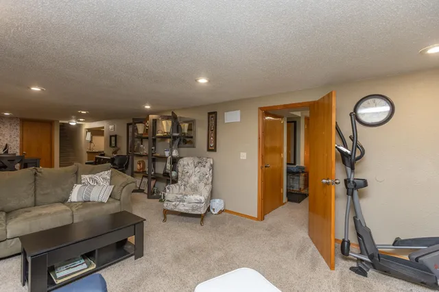 $250,000 | 623 Washington Avenue, Fairmont, MN 56031