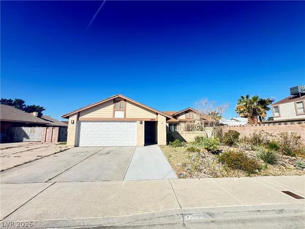 $2,095 | 7267 Sixshooter Drive, Las Vegas, NV 89119