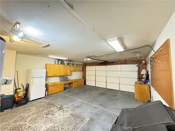 $2,095 | 7267 Sixshooter Drive, Las Vegas, NV 89119