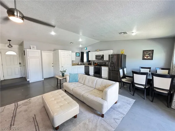 $2,095 | 7267 Sixshooter Drive, Las Vegas, NV 89119