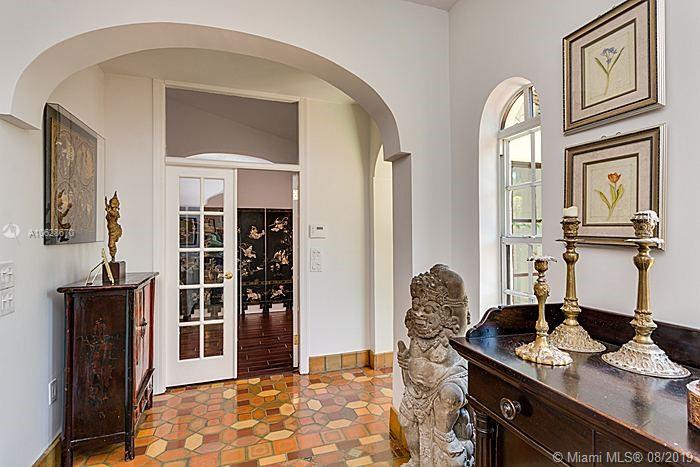 4436 Alton Road Miami Beach, FL 33140 - Photo 19 of 46
