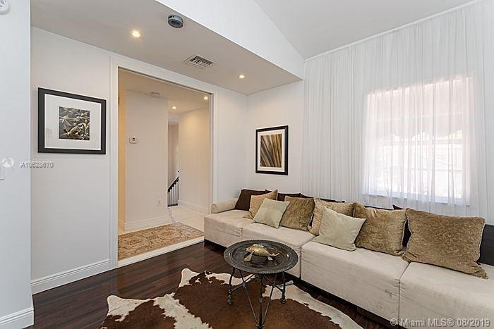 4436 Alton Road Miami Beach, FL 33140 - Photo 8 of 46