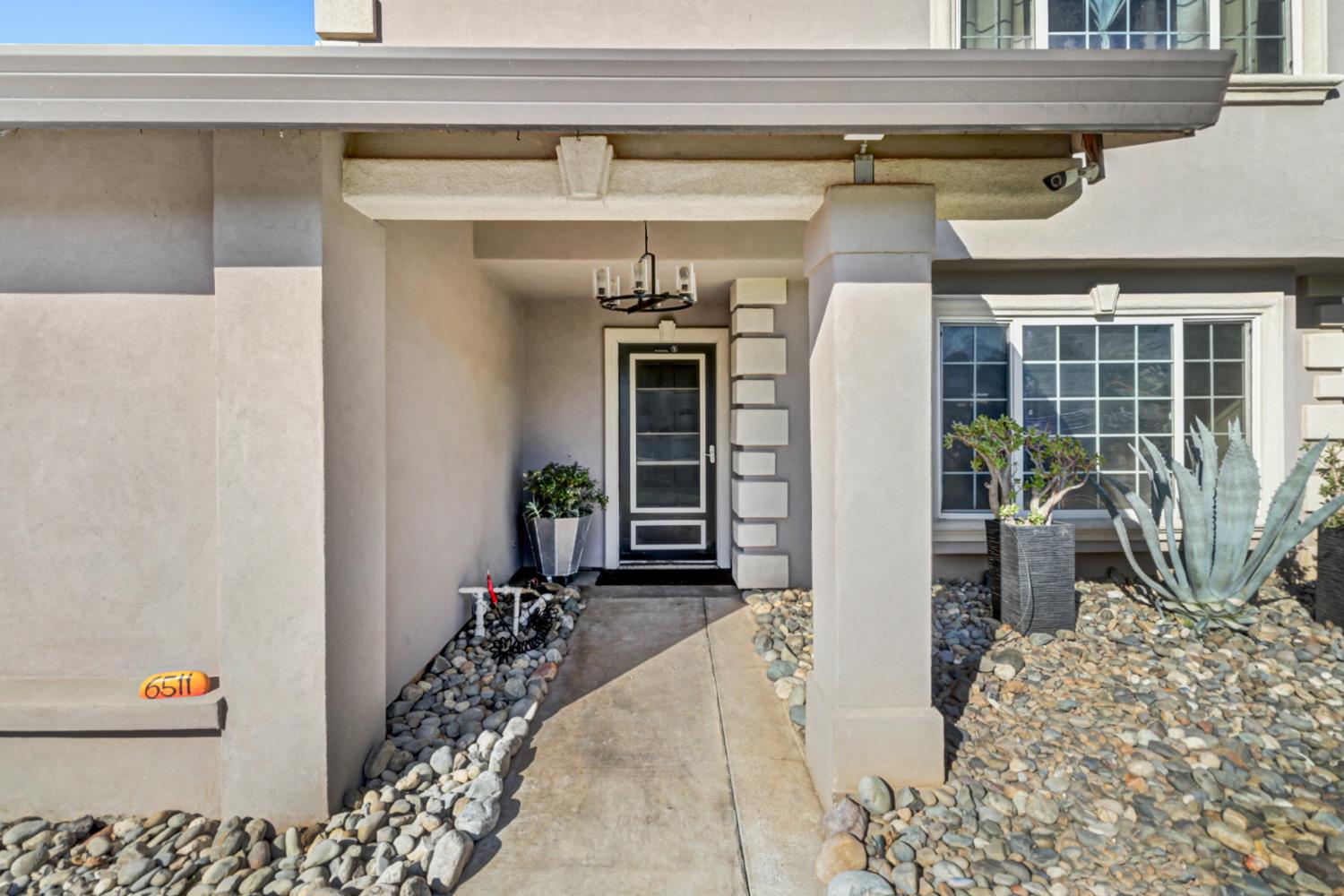 6511 Mossview Way Citrus Heights, CA 95621 - Photo 2 of 48