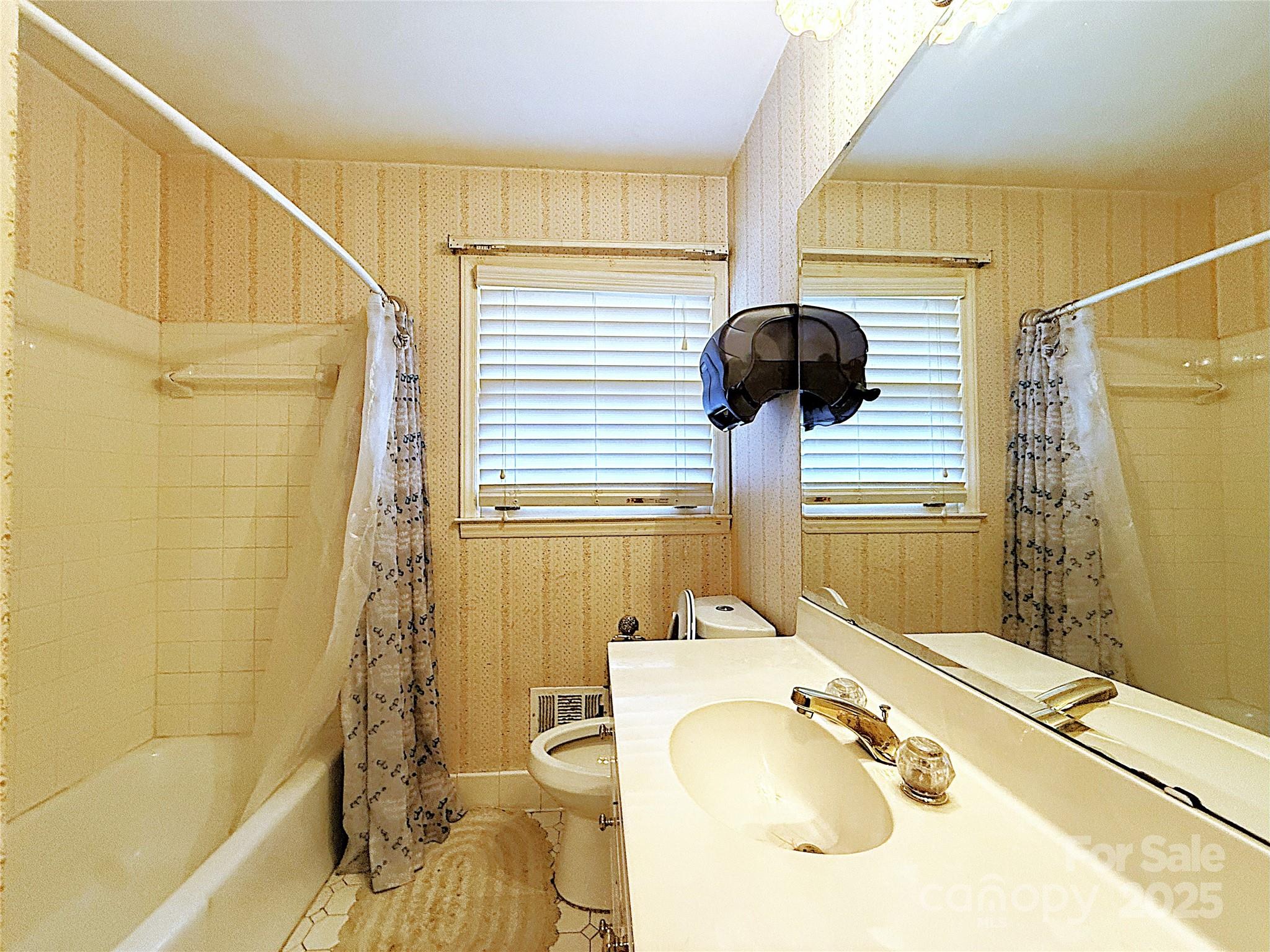6841 Idlewild Road Charlotte, NC 28212 - Photo 9 of 19 Gallery Image 9