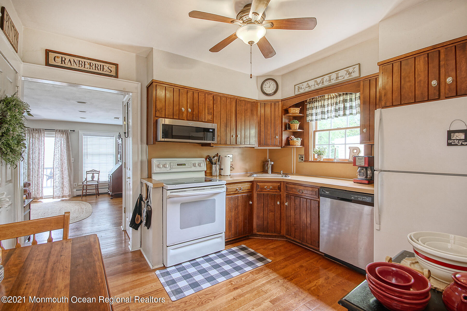 89 Ravine Drive Matawan, NJ 07747 - Photo 9 of 31 JUNI5417