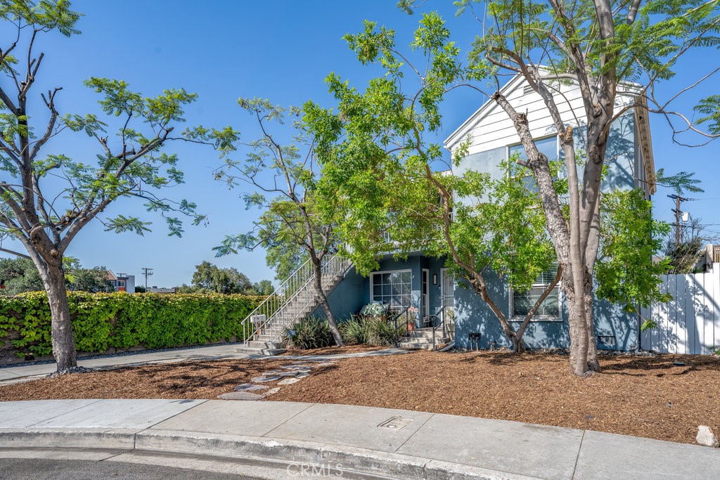 711 North Howard Street Glendale, CA 91206 - Photo 1 of 20 front view of a house with a tree