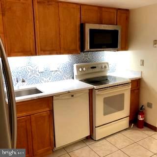 2012 Pierce Mill Road Northwest, Unit A Washington, DC 20010 - Photo 3 of 14 Granite counter tops