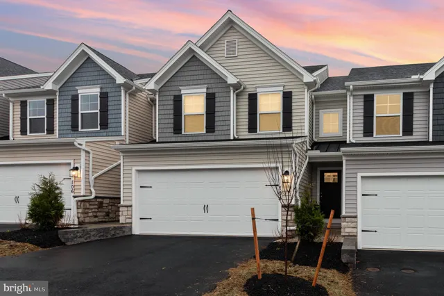$2,275 | 104 Emma Circle, Harrisburg, PA 17112