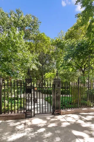 $6,500,000 | 60 Gramercy Park North, Unit PHA | Gramercy