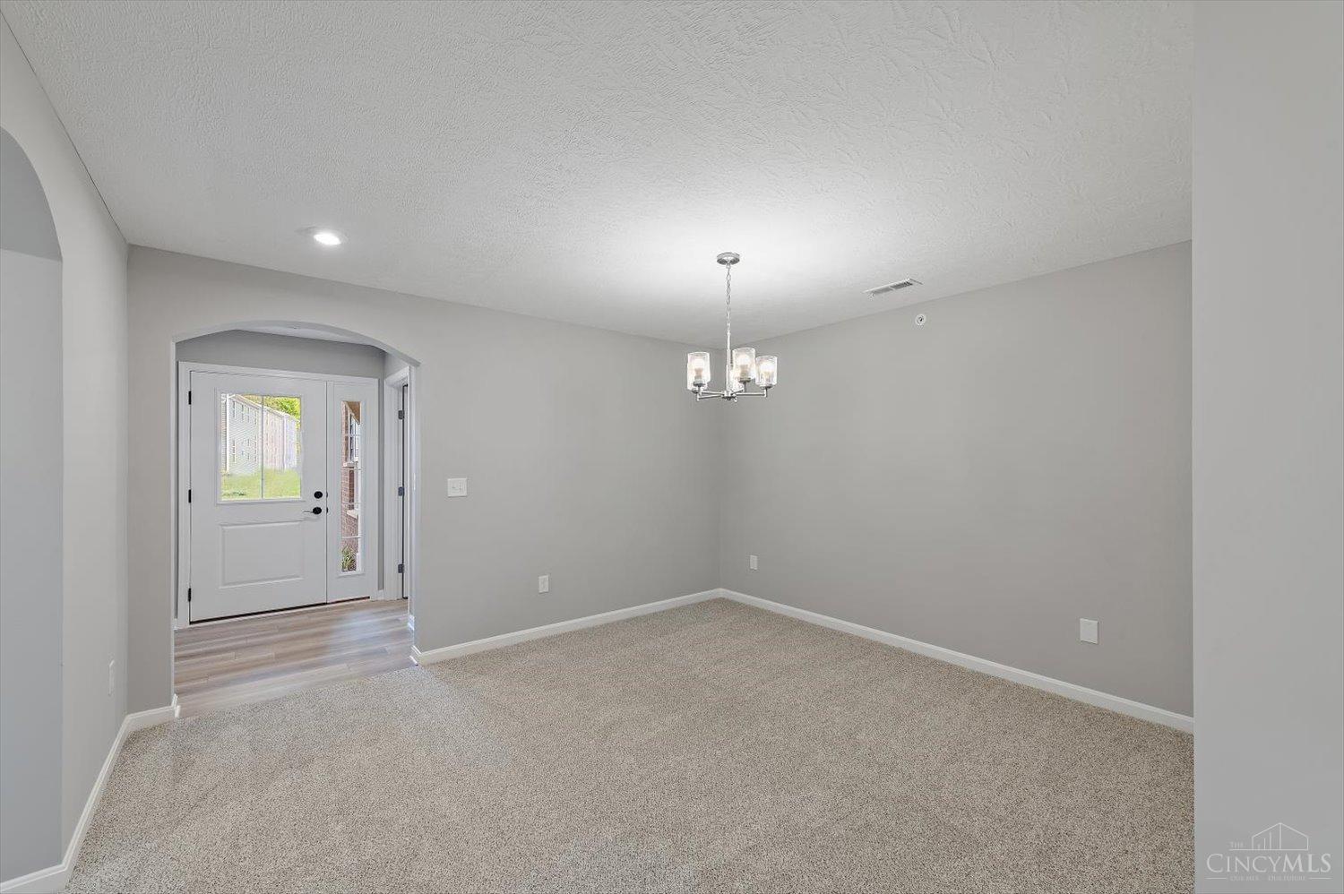621 Tradition Ridge, Unit 80202 Cincinnati, OH 45245 - Photo 5 of 24 Gallery Image 5