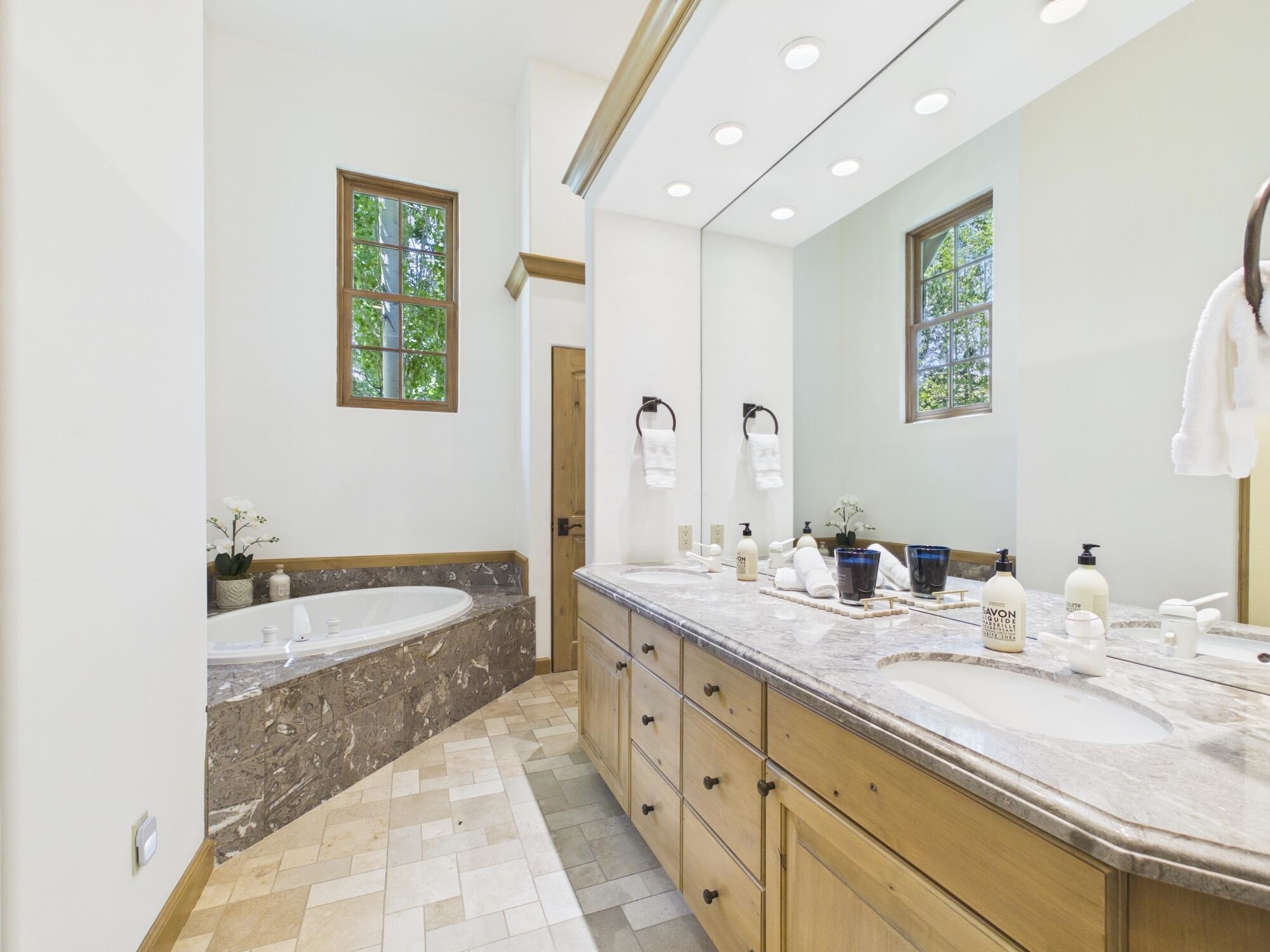 5 Willow Road Sun Valley, ID 83353 - Photo 20 of 55 Primary Bathroom