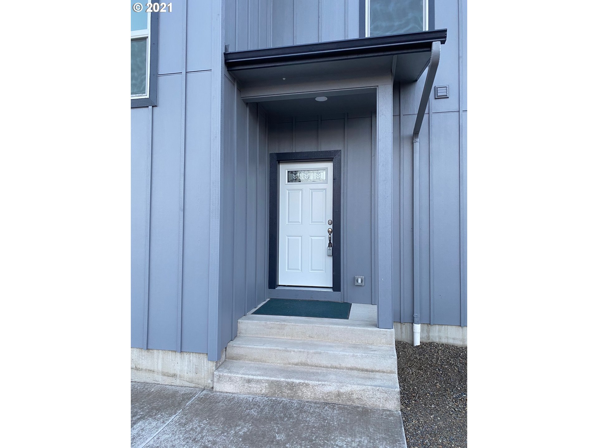 2080 L Street Springfield, OR 97477 - Photo 2 of 20