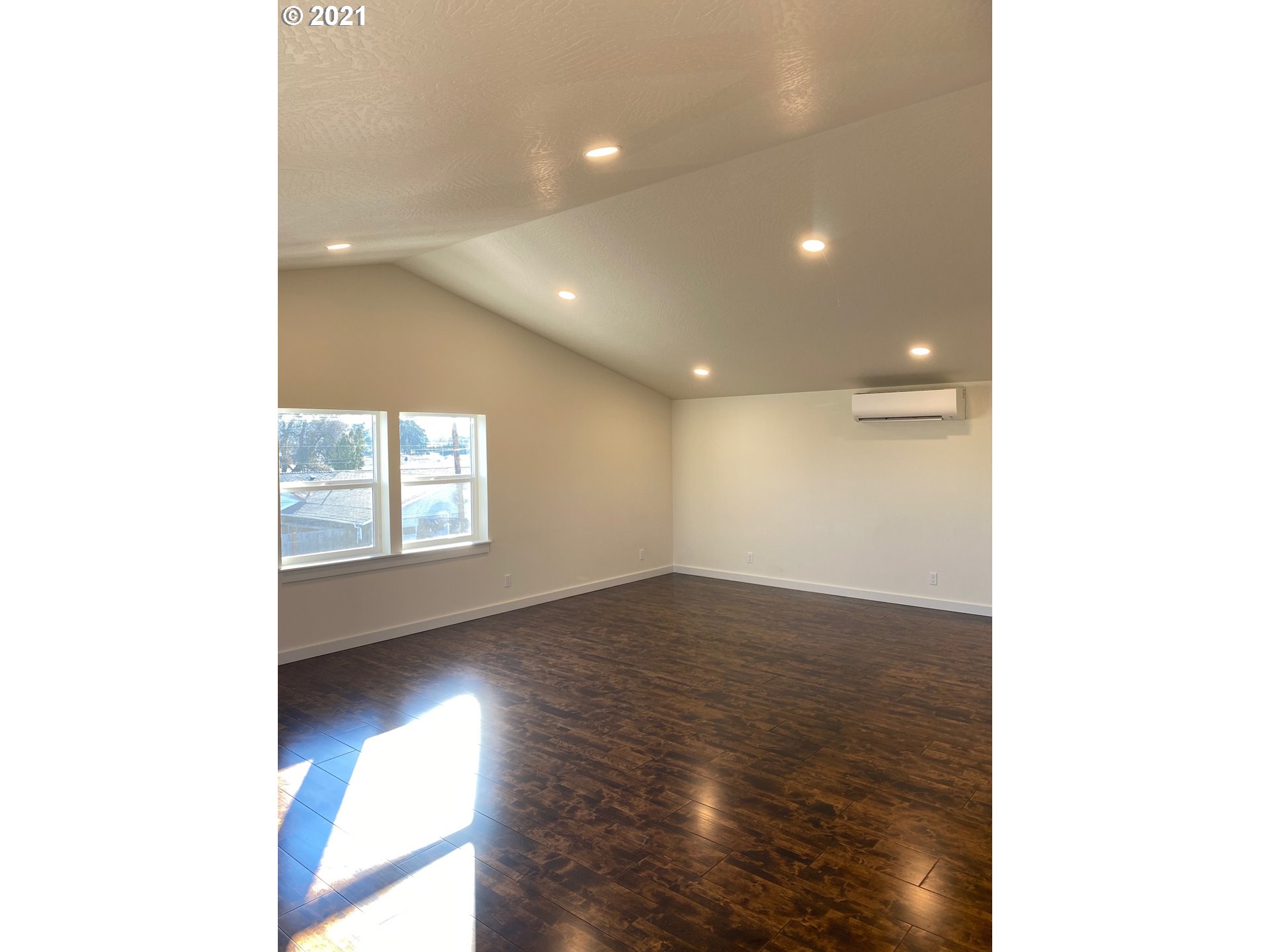 2080 L Street Springfield, OR 97477 - Photo 12 of 20