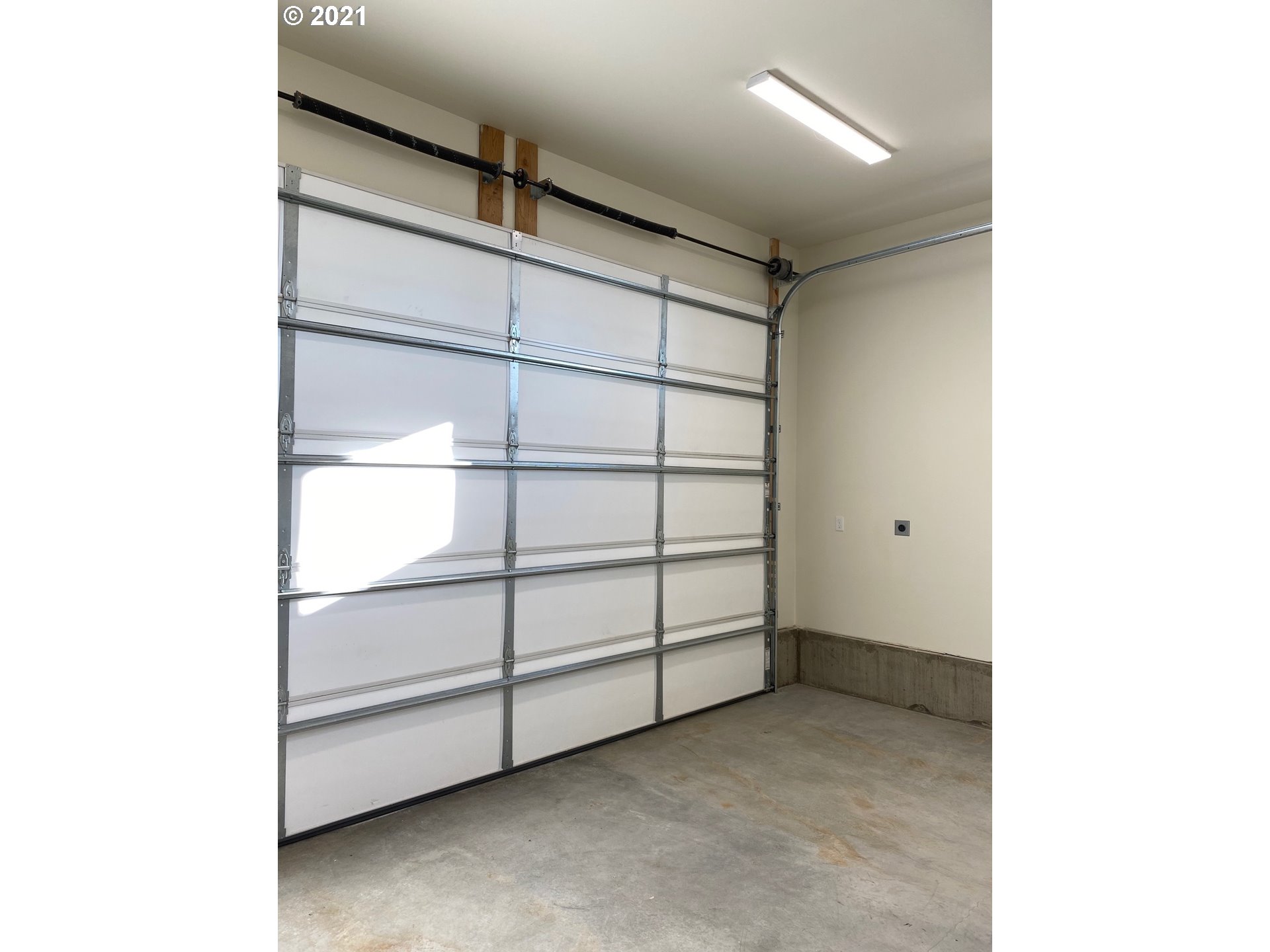 2080 L Street Springfield, OR 97477 - Photo 19 of 20