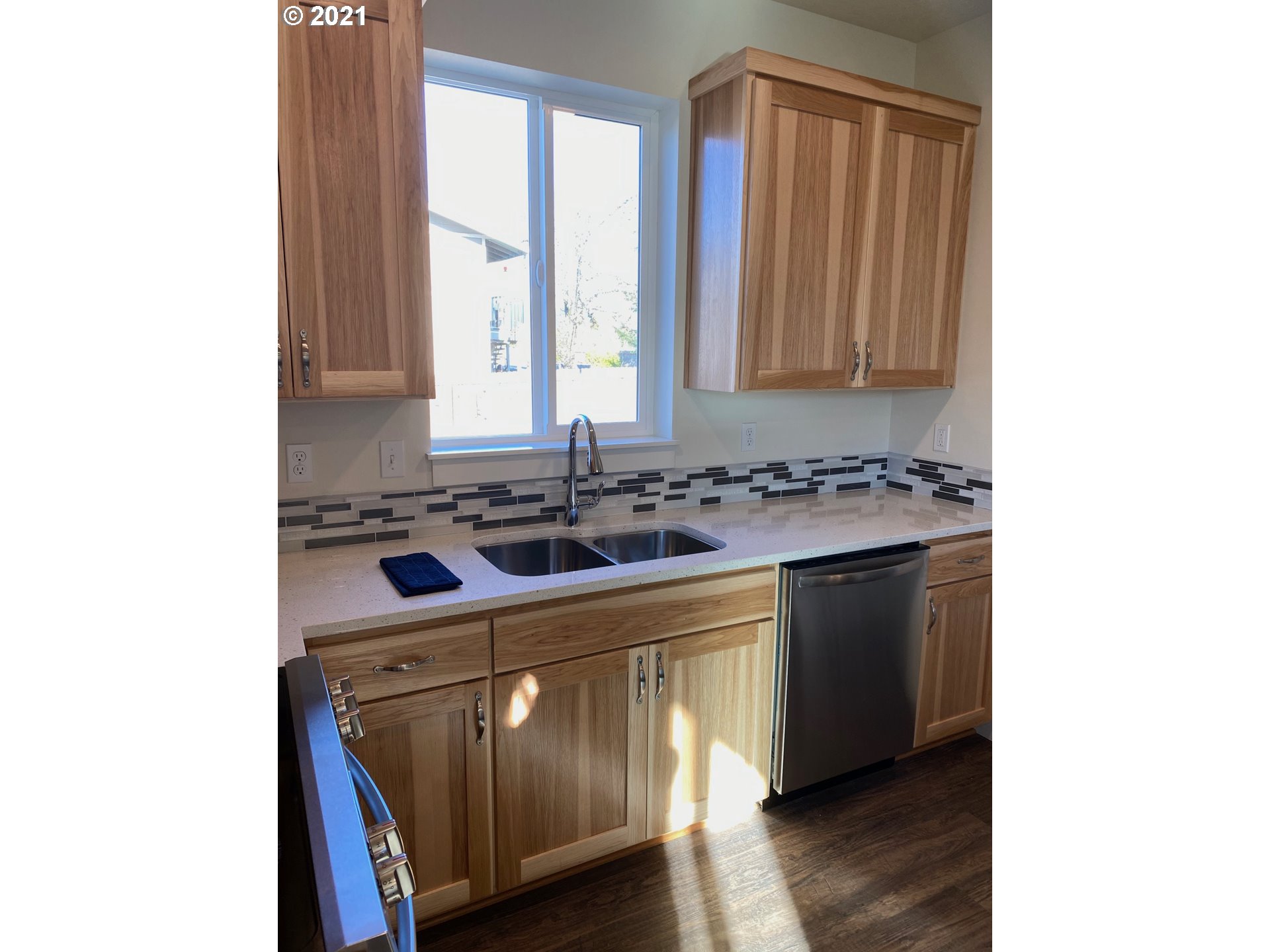 2080 L Street Springfield, OR 97477 - Photo 3 of 20