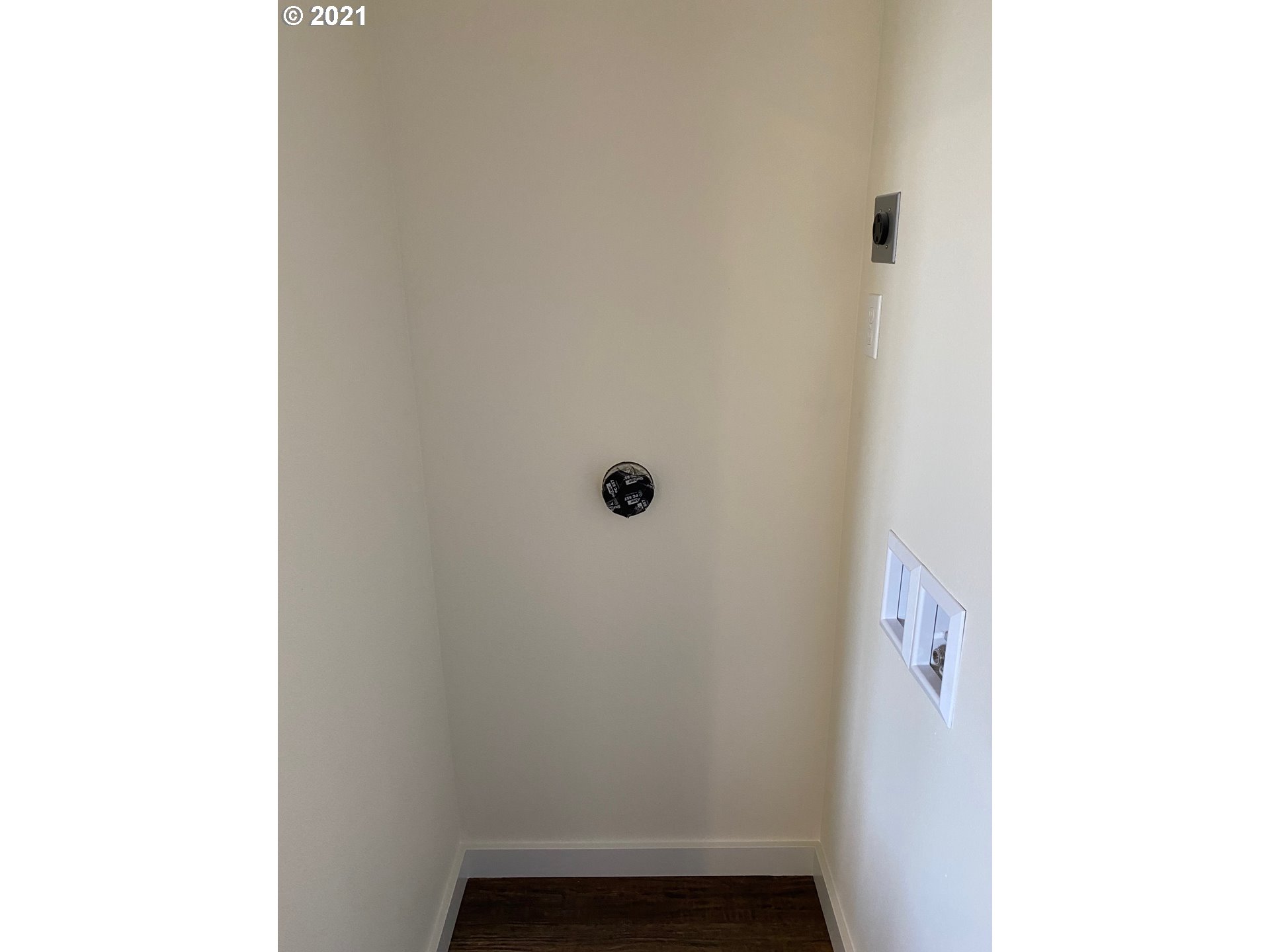 2080 L Street Springfield, OR 97477 - Photo 7 of 20