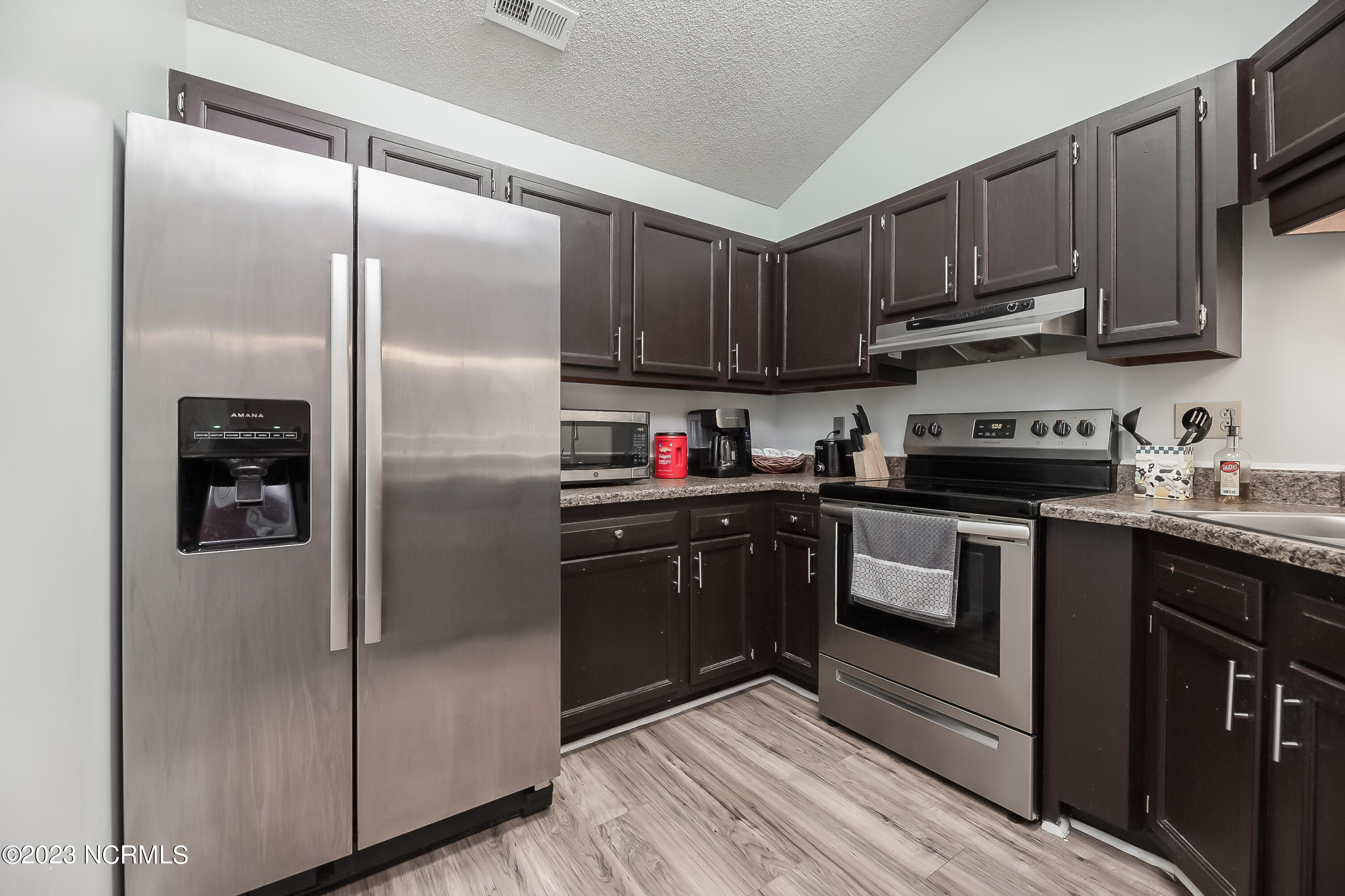 3015 Foxhorn Road Jacksonville, NC 28546 - Photo 15 of 29 15KITCHEN