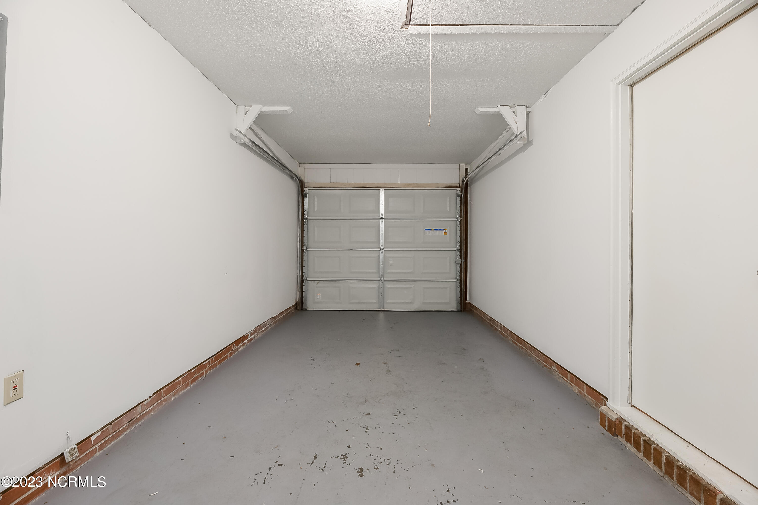 3015 Foxhorn Road Jacksonville, NC 28546 - Photo 26 of 29 26GARAGE