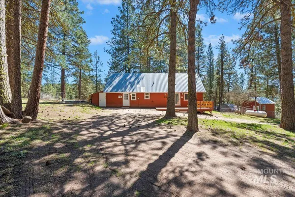$399,000 | 44 Ridgeview Drive, Cascade, ID 83611