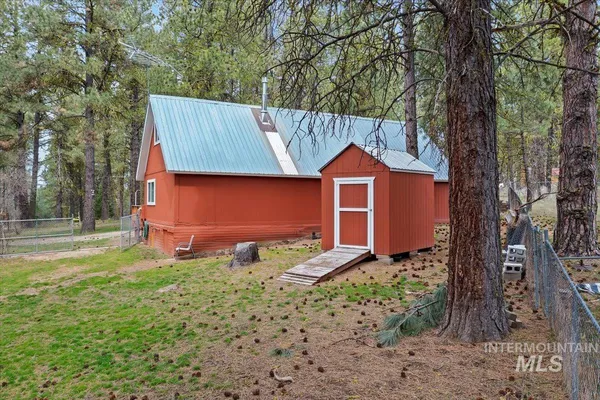 $399,000 | 44 Ridgeview Drive, Cascade, ID 83611