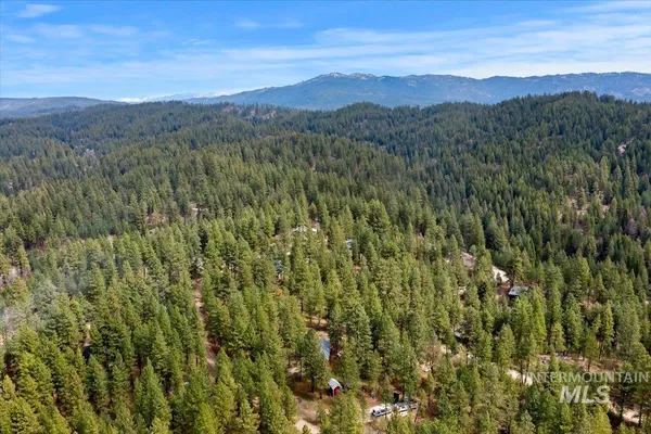 $399,000 | 44 Ridgeview Drive, Cascade, ID 83611