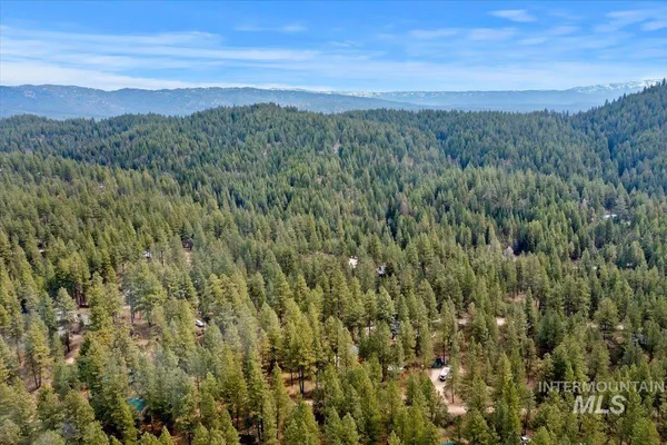 $399,000 | 44 Ridgeview Drive, Cascade, ID 83611