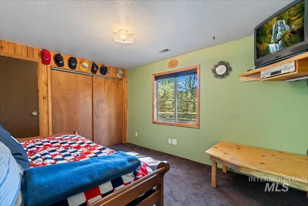 $399,000 | 44 Ridgeview Drive, Cascade, ID 83611