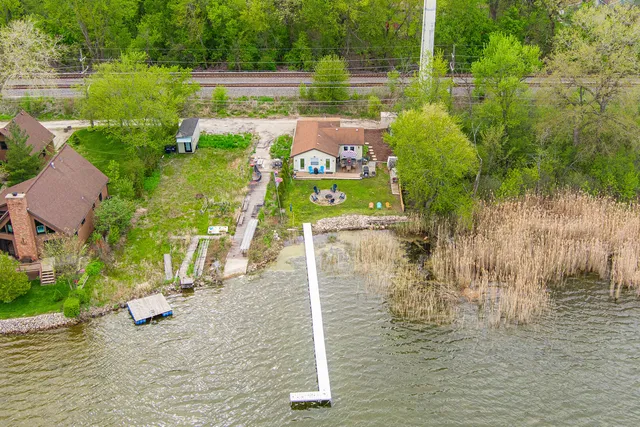 $278,900 | 40492 North Lambert Drive, Antioch, IL 60002