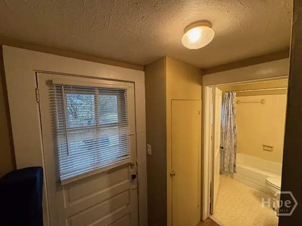 $1,300 | 1095 Macon Highway, Athens, GA 30606