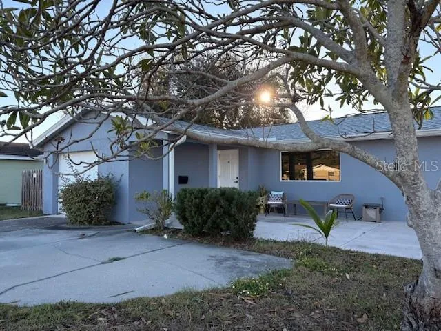 $2,995 | 7440 1st Street North, St. Petersburg, FL 33702